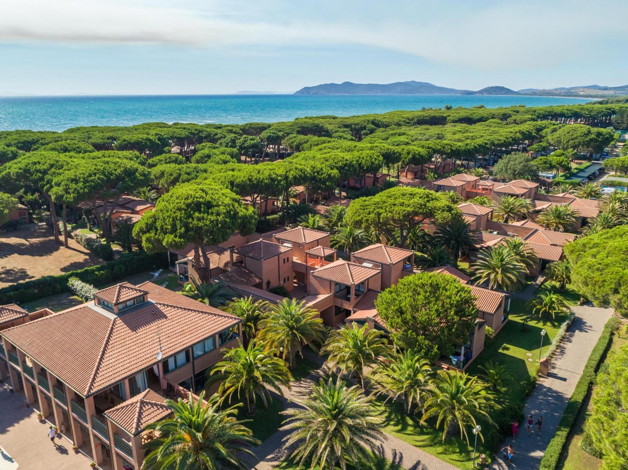 Gitavillage Argentario Альбінія Екстер'єр фото Aerial view of the resort